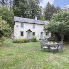 Charming 3-Bed Cottage by the River Usk