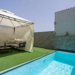 Adosado en Telde con piscina y vistas al mar