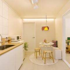 KonKuk univ & Seong-Su COZY STAY , 1-min walk from 2-7 line Subway
