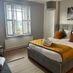 Stunning 1Bed Flat with River Thames View