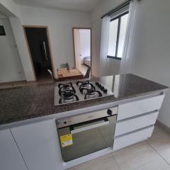 apartamento acogedor, ambiente tranquilo, y muy central en segundo piso