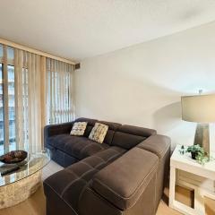 Comfy 1Bdrm plus Den 3 real beds
