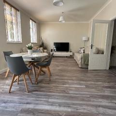 Modern 2 bed, 2 bath Apartment, Central Location