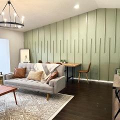 Mid Century Villa With Community Pool! Close to Busch Gardens
