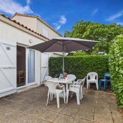 Piscine commune, terrasse, maison pour 5