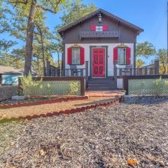 The Vines Retreat, Hot-Tubs, Game Room, 10-Mins to Downtown!