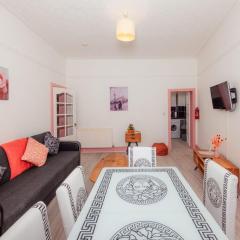 Cosy Central Apartment by the Meadows 11