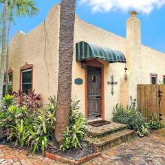 Casa De Marita - Backyard Bliss with Pool in Historic Sunshine Park