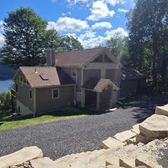 American Dream- 5 bedroom dog-friendly with hot tub, pool table and more!