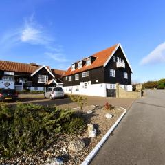 2 Truman Lodge
