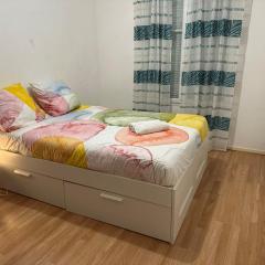 Chambre chez Flore, Versailles Thoiry, France, miniature