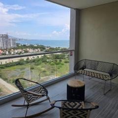 Family Friendly Modern 2BR 2BA Steps to Beach