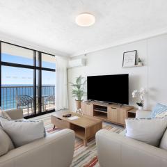 Stylish Apartment with Ocean Views & Amenities