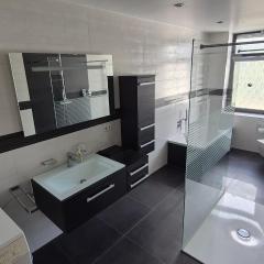 City Central Deluxe Apartment