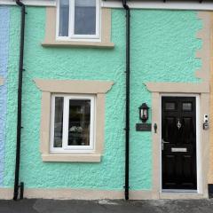 Gwens House - Traditional Cottage With Hot Tub