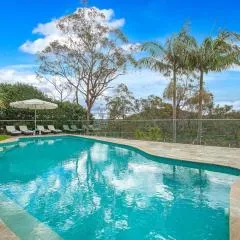 Garigal Retreat with Pool access