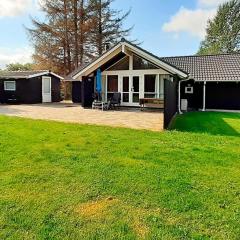 6 person holiday home in Højby