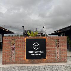 The kotak Cabinstay Parit Buntar
