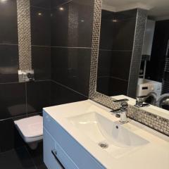 Vaci street central apartment