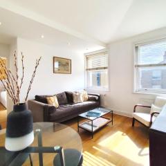 Flat E - Montagu Residence