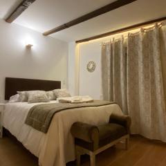 Romántico Ático Terraza privada y Cochera Gratis