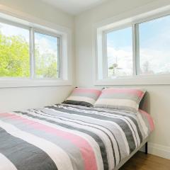 A peaceful, quiet second floor room for staying