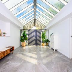 Broadbeach Canal Front Getaway with Pool & Jetty