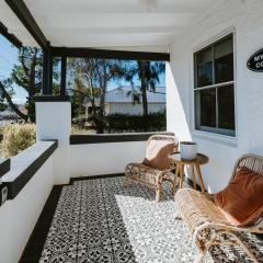 Mygoura Cottage - Charming Country Living in Town