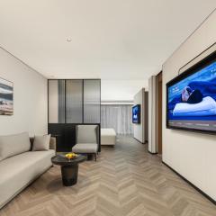 Atour Hotel Kunshan Huqiao Huaxi Park Subway Station