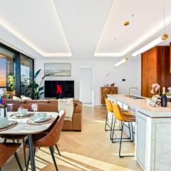 Highrise Luxury Penthouse with City Ocean Mountain View