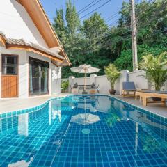 Naiharn Beach Holiday Pool Villa, Rawai