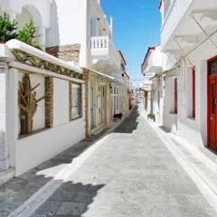 Chora Sea Nest, 2-BDR Flat in Andros Town