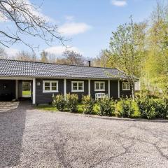 1468-Aakirkeby-Boesparken-15