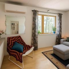 Warm and cozy apartment in Tromsø with free parking