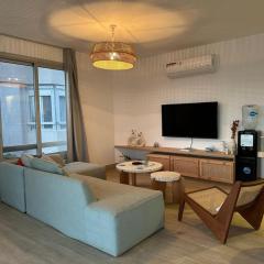 Modern 3BR Duplex in Einbay with Private Roof