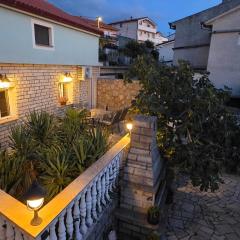 Studio Apartman DORA