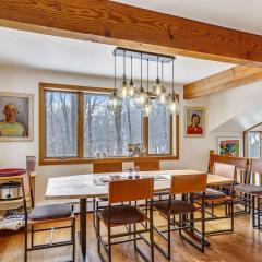 Lakewood Lodge - 4BR, 2BA Ski Home - Private Hot Tub, Wood Fire, Kent Pond & EV Charger