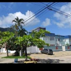 Apartmento 50 Metros da Praia Maranduba