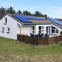 10 person holiday home in Hjørring