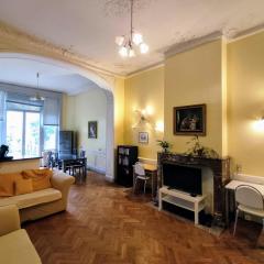 Bright 1BR with terrace near Montgomery