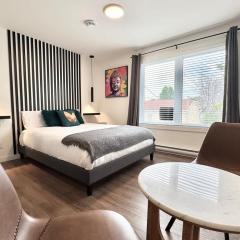 Levis Downtown New Studio #3 AC, WiFi and 2 Parking spaces