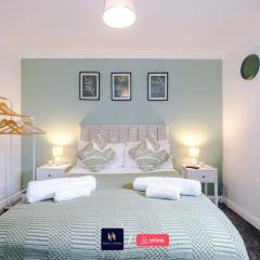 Comfy 1BR in Salford, Kitchen, WiFi and Parking