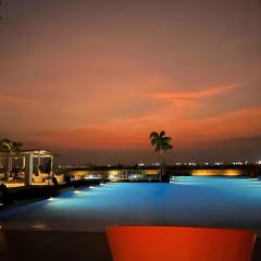 Modern 1BR With Magnificant Bayview Garden View, Near Airports, Okada, Solaire with Free Parking