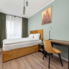 Stylish Apartment for 6 with Balcony Near The Main Square by Noclegi Renters