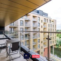 Large 2 Bedroom Apartment With Balcony By Host A Home