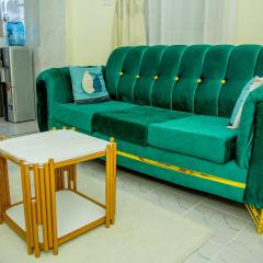 Lush Executive One Bedroom with free WI-FI