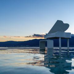 Dali Santorini Yuexin Seaview Hotel