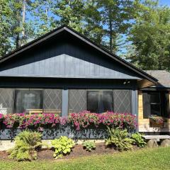 Renovated Lakeside Cottage on Winnipesaukee with Beach