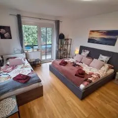 HomeW4 - Rosen Apartment