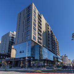 Viva trindade em frente à UFSC, prédio completo com food-hall